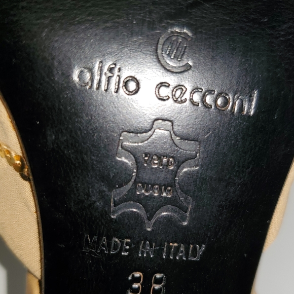 ALFIO CECCONI GOLD SEQUIN & SILK GOLDEN HEEL SLINGBACK KITTEN HEEL SZ 8M - Picture 10 of 16